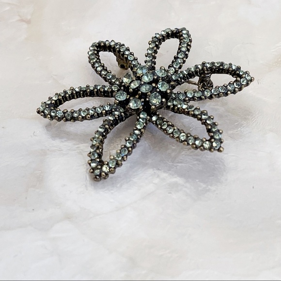 Antique Brass Tone Peridot Green Color Rhinestone Floral Statement Brooch 2 1/4” - Picture 5 of 8